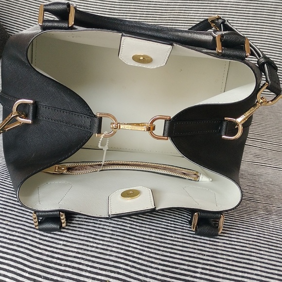 Michael Kors black safianno leather Greenwich satchel bag with crossbody… - Picture 11 of 16